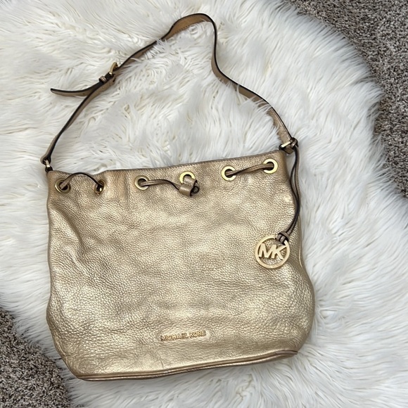 Michael Kors Leather Bucket Shoulder Bag Gold - Picture 16 of 16